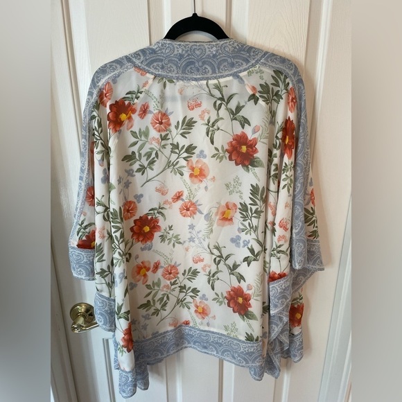 Joie 100% silk cammie kimono floral pastel print size M/L. Pre owned .No flaws - Picture 2 of 11